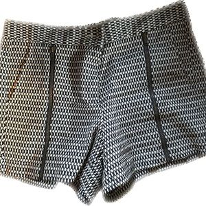 Waverley, grey shorts